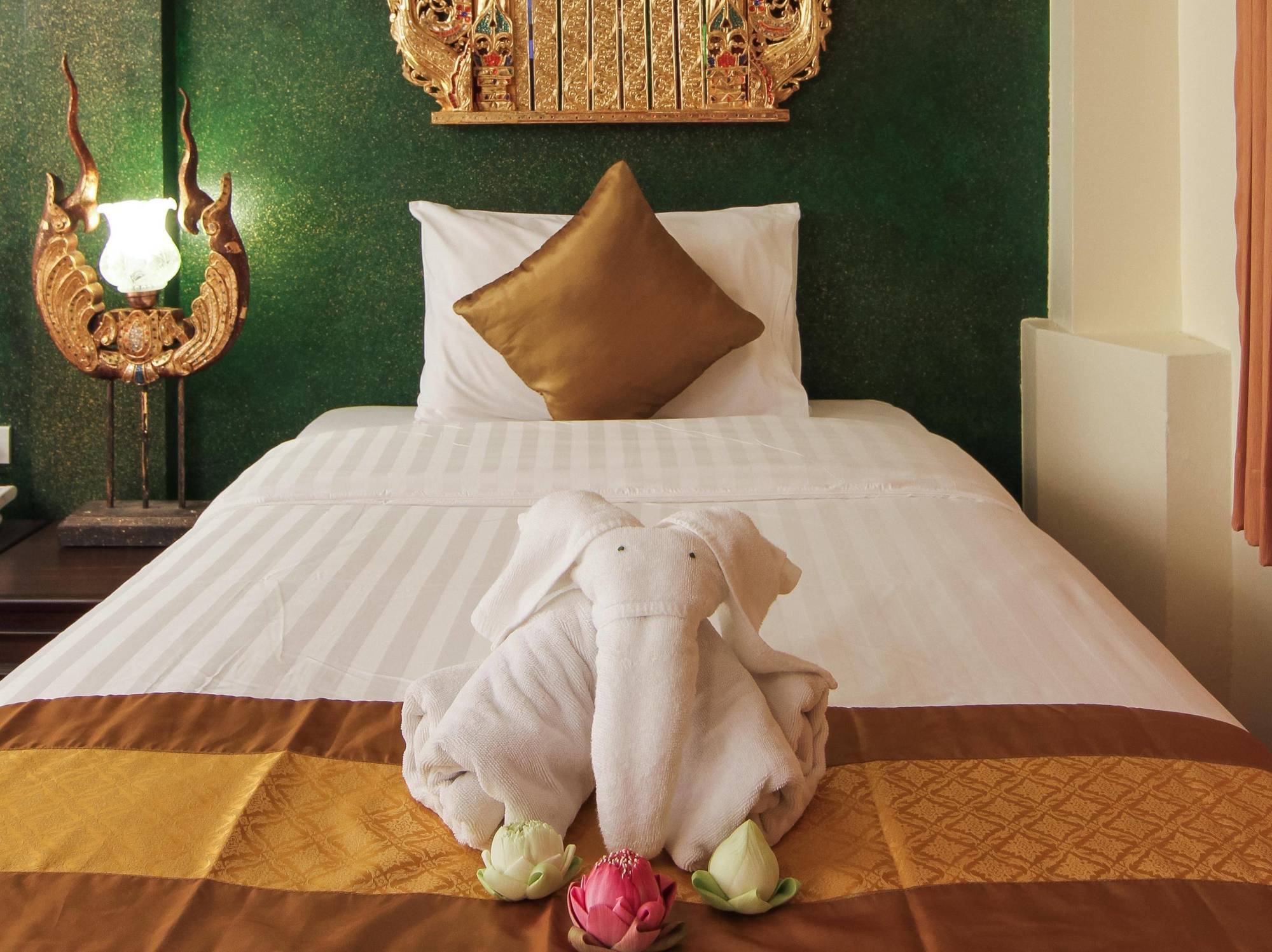 Pl Guesthouse Patong 外观 照片